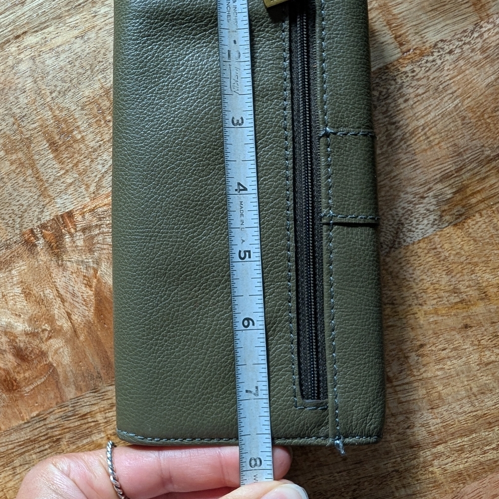 Leather Fossil Wallet - Picture 6 of 7